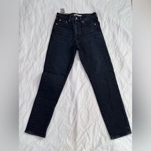 Levi’s Wedgie Fit High Rise Jeans Dark Wash Indigo Size 23 NWOT
